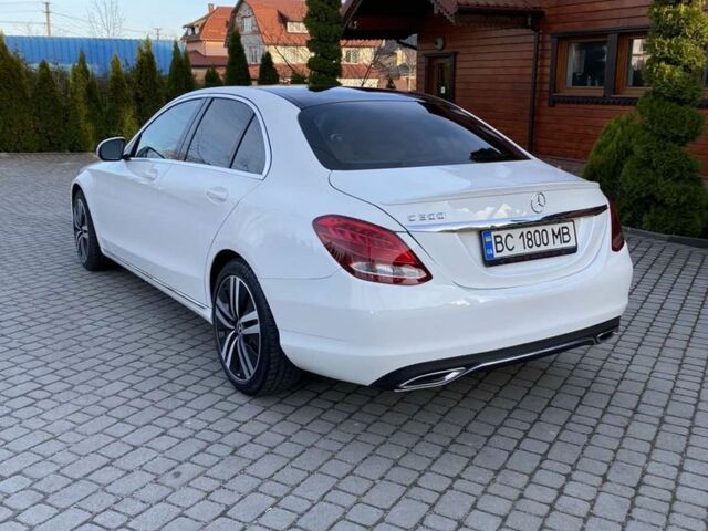 Белый Мерседес Ц-Класс, объемом двигателя 2 л и пробегом 69 тыс. км за 24900 $, фото 4 на Automoto.ua