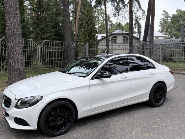 Белый Мерседес Ц-Класс, объемом двигателя 1.6 л и пробегом 205 тыс. км за 16900 $, фото 1 на Automoto.ua