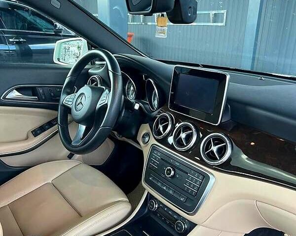 Білий Мерседес Ц-Клас, об'ємом двигуна 2 л та пробігом 92 тис. км за 17500 $, фото 15 на Automoto.ua