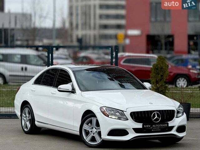 Белый Мерседес Ц-Класс, объемом двигателя 1.99 л и пробегом 160 тыс. км за 17950 $, фото 1 на Automoto.ua