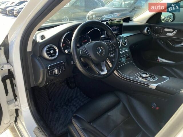 Белый Мерседес Ц-Класс, объемом двигателя 1.99 л и пробегом 145 тыс. км за 19490 $, фото 18 на Automoto.ua