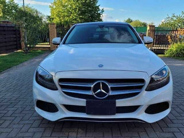 Білий Мерседес Ц-Клас, об'ємом двигуна 2 л та пробігом 99 тис. км за 16500 $, фото 2 на Automoto.ua