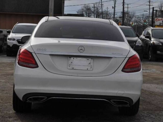 Білий Мерседес Ц-Клас, об'ємом двигуна 3 л та пробігом 90 тис. км за 7600 $, фото 3 на Automoto.ua