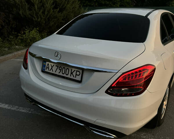 Белый Мерседес Ц-Класс, объемом двигателя 2.14 л и пробегом 250 тыс. км за 19999 $, фото 5 на Automoto.ua