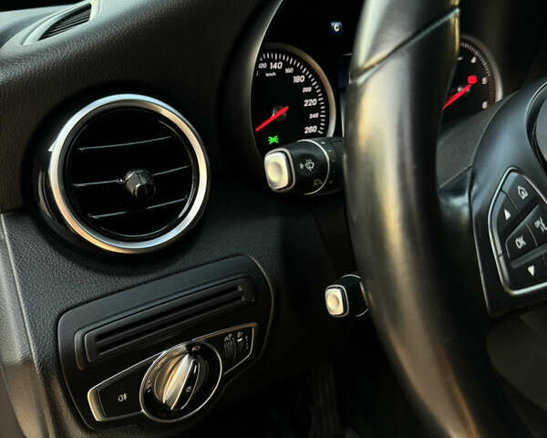 Белый Мерседес Ц-Класс, объемом двигателя 2.14 л и пробегом 250 тыс. км за 19999 $, фото 29 на Automoto.ua