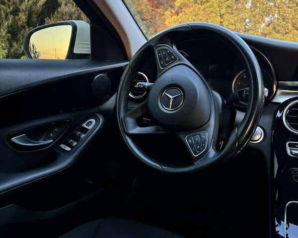 Белый Мерседес Ц-Класс, объемом двигателя 2.14 л и пробегом 250 тыс. км за 19999 $, фото 25 на Automoto.ua