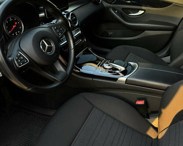 Белый Мерседес Ц-Класс, объемом двигателя 2.14 л и пробегом 250 тыс. км за 19999 $, фото 32 на Automoto.ua