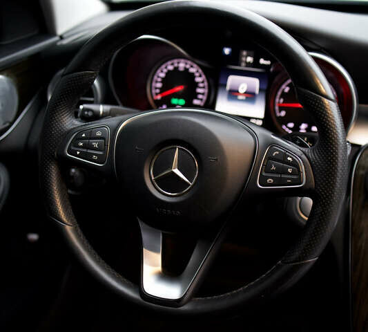 Белый Мерседес Ц-Класс, объемом двигателя 2 л и пробегом 166 тыс. км за 19000 $, фото 37 на Automoto.ua