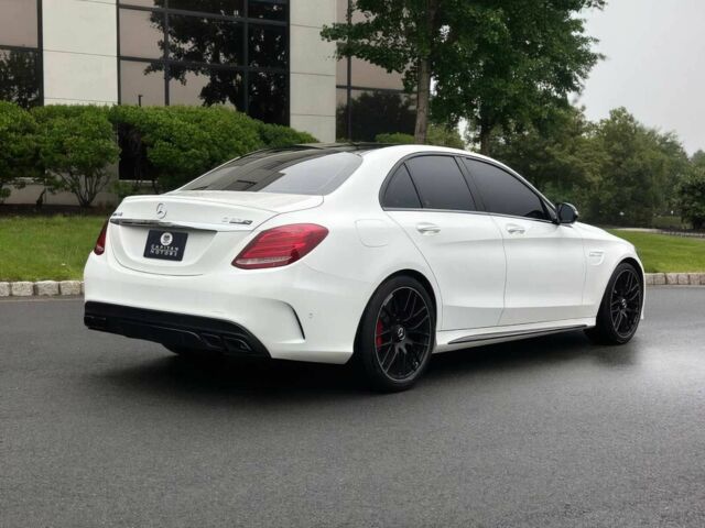 Белый Мерседес Ц-Класс, объемом двигателя 4 л и пробегом 68 тыс. км за 19900 $, фото 6 на Automoto.ua