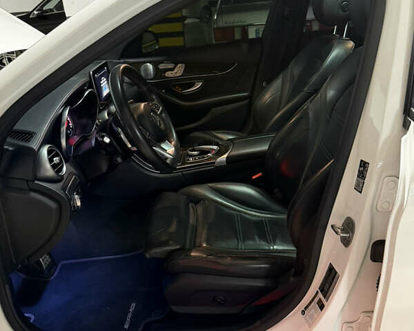 Белый Мерседес Ц-Класс, объемом двигателя 3 л и пробегом 175 тыс. км за 35600 $, фото 7 на Automoto.ua