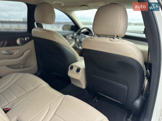 Белый Мерседес Ц-Класс, объемом двигателя 1.99 л и пробегом 95 тыс. км за 20999 $, фото 26 на Automoto.ua