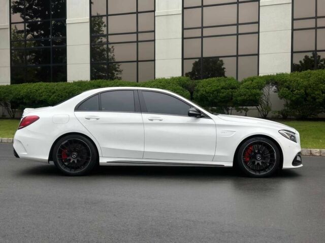 Белый Мерседес Ц-Класс, объемом двигателя 4 л и пробегом 68 тыс. км за 19900 $, фото 7 на Automoto.ua