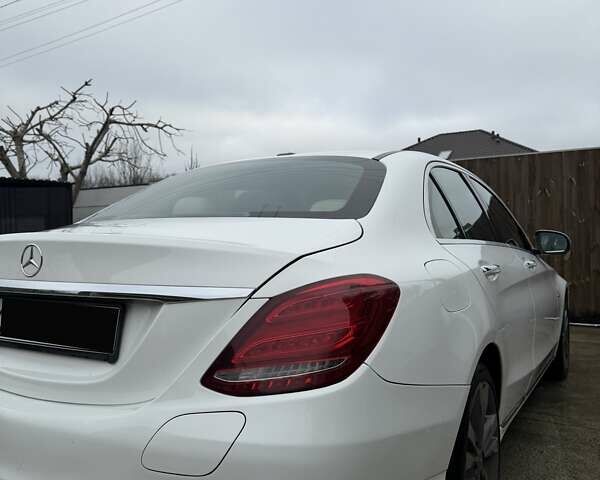 Белый Мерседес Ц-Класс, объемом двигателя 1.99 л и пробегом 147 тыс. км за 24999 $, фото 7 на Automoto.ua