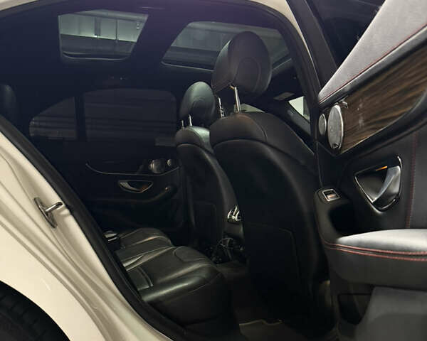 Белый Мерседес Ц-Класс, объемом двигателя 3 л и пробегом 175 тыс. км за 35600 $, фото 12 на Automoto.ua