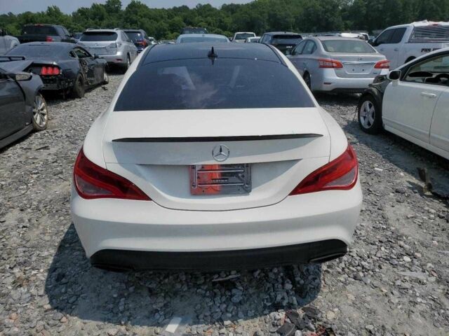 Білий Мерседес Ц-Клас, об'ємом двигуна 2 л та пробігом 90 тис. км за 2500 $, фото 5 на Automoto.ua