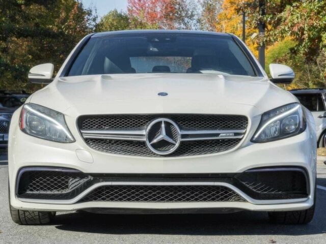 Белый Мерседес Ц-Класс, объемом двигателя 4 л и пробегом 61 тыс. км за 14000 $, фото 1 на Automoto.ua