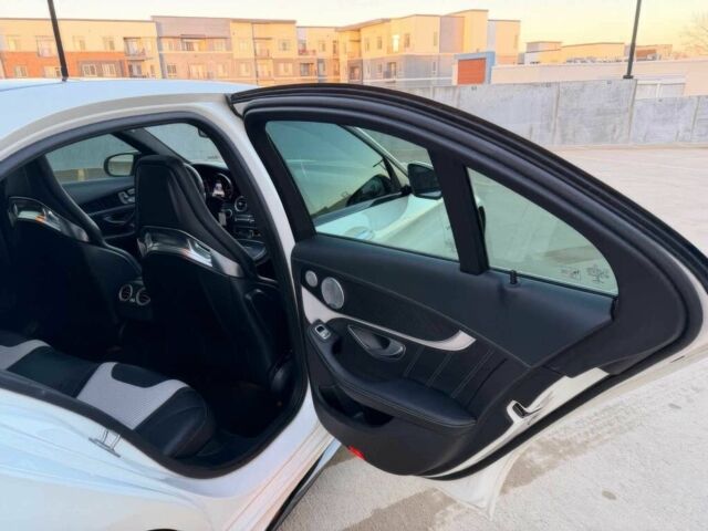 Білий Мерседес Ц-Клас, об'ємом двигуна 4 л та пробігом 54 тис. км за 19900 $, фото 15 на Automoto.ua