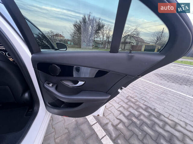 Білий Мерседес Ц-Клас, об'ємом двигуна 1.6 л та пробігом 141 тис. км за 22900 $, фото 36 на Automoto.ua