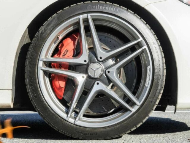 Белый Мерседес Ц-Класс, объемом двигателя 4 л и пробегом 61 тыс. км за 14000 $, фото 8 на Automoto.ua