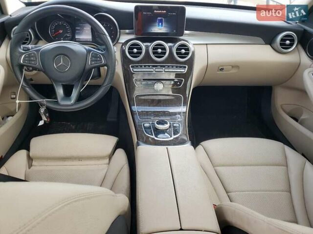 Белый Мерседес Ц-Класс, объемом двигателя 2 л и пробегом 31 тыс. км за 5700 $, фото 7 на Automoto.ua