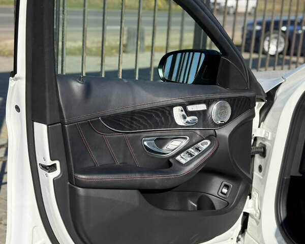 Белый Мерседес Ц-Класс, объемом двигателя 3 л и пробегом 43 тыс. км за 36000 $, фото 11 на Automoto.ua