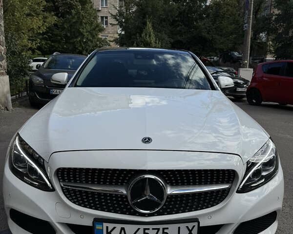 Мерседес Ц-Клас 2017 у Києві на Automoto.ua Білий Мерседес Ц-Клас, об'ємом двигуна 2.2 л та пробігом 170 тис. км за 31000 $, фото 1 на Automoto.ua