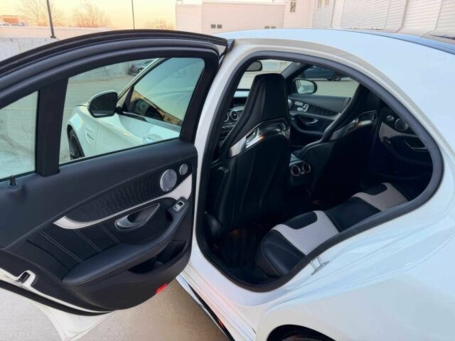 Білий Мерседес Ц-Клас, об'ємом двигуна 4 л та пробігом 54 тис. км за 19900 $, фото 14 на Automoto.ua