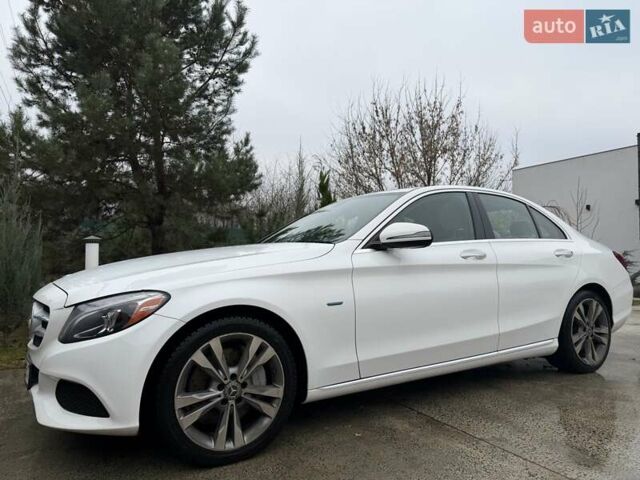 Белый Мерседес Ц-Класс, объемом двигателя 1.99 л и пробегом 147 тыс. км за 24999 $, фото 2 на Automoto.ua