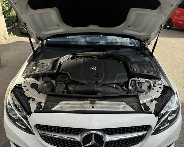 Мерседес Ц-Клас 2017 у Києві на Automoto.ua Білий Мерседес Ц-Клас, об'ємом двигуна 2.2 л та пробігом 170 тис. км за 31000 $, фото 8 на Automoto.ua