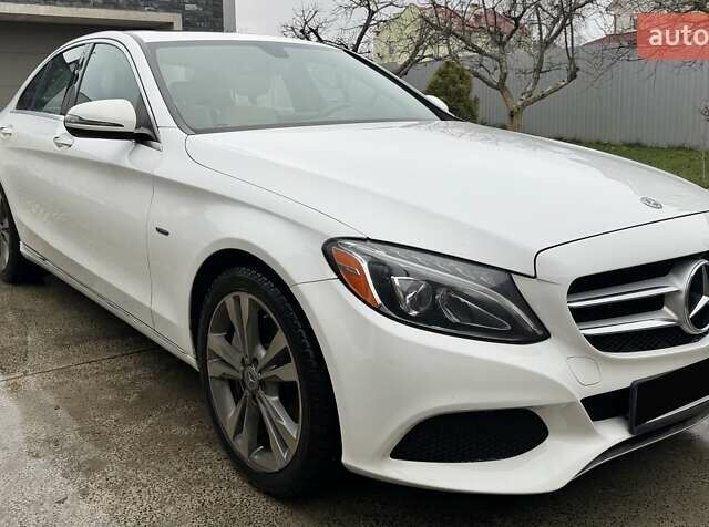 Белый Мерседес Ц-Класс, объемом двигателя 1.99 л и пробегом 147 тыс. км за 24999 $, фото 5 на Automoto.ua