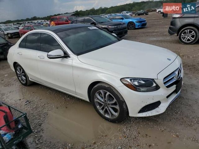 Белый Мерседес Ц-Класс, объемом двигателя 2 л и пробегом 31 тыс. км за 5700 $, фото 3 на Automoto.ua