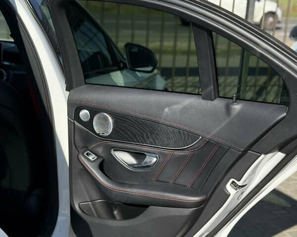 Белый Мерседес Ц-Класс, объемом двигателя 3 л и пробегом 43 тыс. км за 36000 $, фото 22 на Automoto.ua