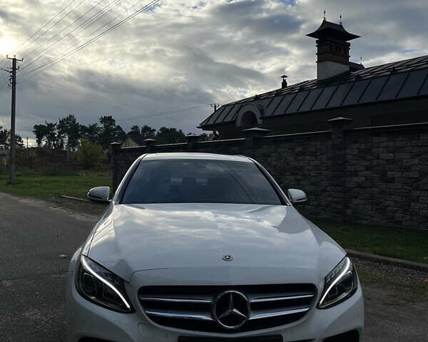 Белый Мерседес Ц-Класс, объемом двигателя 1.6 л и пробегом 85 тыс. км за 24500 $, фото 1 на Automoto.ua
