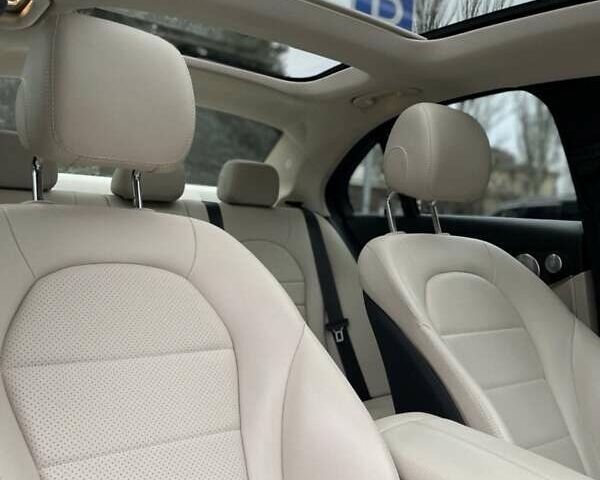 Белый Мерседес Ц-Класс, объемом двигателя 2 л и пробегом 110 тыс. км за 23500 $, фото 3 на Automoto.ua