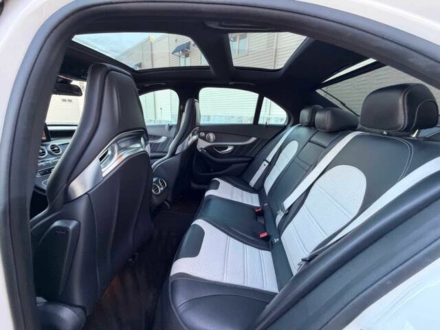 Білий Мерседес Ц-Клас, об'ємом двигуна 4 л та пробігом 54 тис. км за 19900 $, фото 12 на Automoto.ua