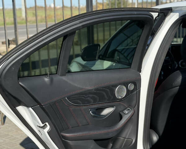 Белый Мерседес Ц-Класс, объемом двигателя 3 л и пробегом 43 тыс. км за 36000 $, фото 20 на Automoto.ua