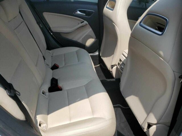 Білий Мерседес Ц-Клас, об'ємом двигуна 2 л та пробігом 90 тис. км за 2500 $, фото 9 на Automoto.ua