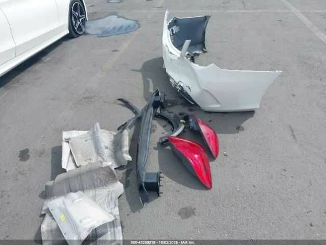 Белый Мерседес Ц-Класс, объемом двигателя 3 л и пробегом 108 тыс. км за 11000 $, фото 11 на Automoto.ua