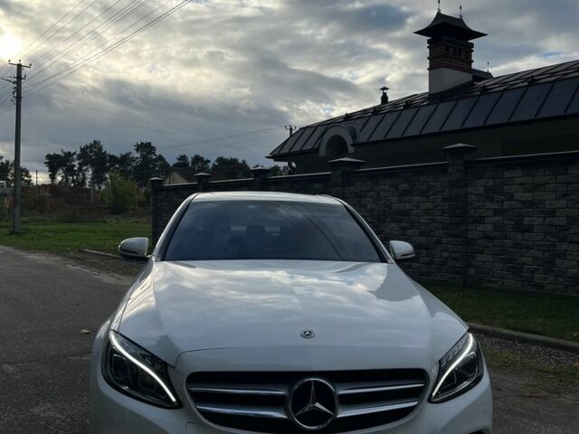 Белый Мерседес Ц-Класс, объемом двигателя 1.6 л и пробегом 85 тыс. км за 23500 $, фото 3 на Automoto.ua