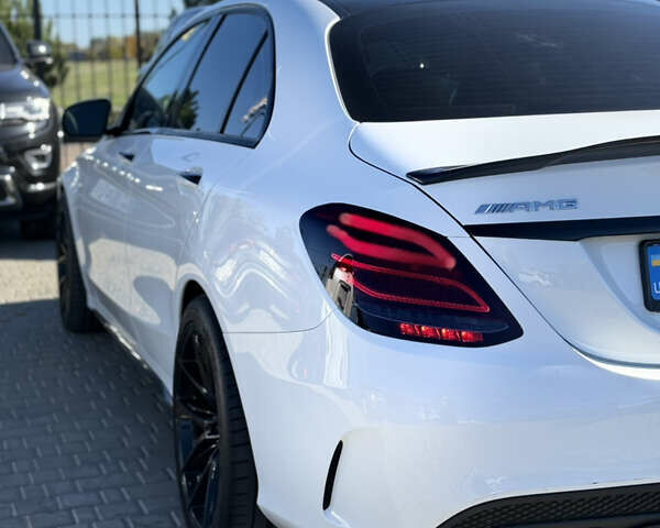 Белый Мерседес Ц-Класс, объемом двигателя 3 л и пробегом 43 тыс. км за 36000 $, фото 6 на Automoto.ua