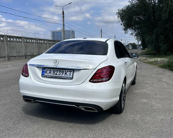 Белый Мерседес Ц-Класс, объемом двигателя 1.99 л и пробегом 120 тыс. км за 24900 $, фото 3 на Automoto.ua