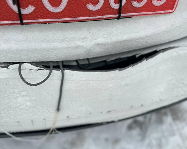 Белый Мерседес Ц-Класс, объемом двигателя 2 л и пробегом 204 тыс. км за 14500 $, фото 6 на Automoto.ua