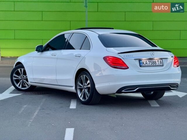 Белый Мерседес Ц-Класс, объемом двигателя 2.16 л и пробегом 28 тыс. км за 26900 $, фото 23 на Automoto.ua