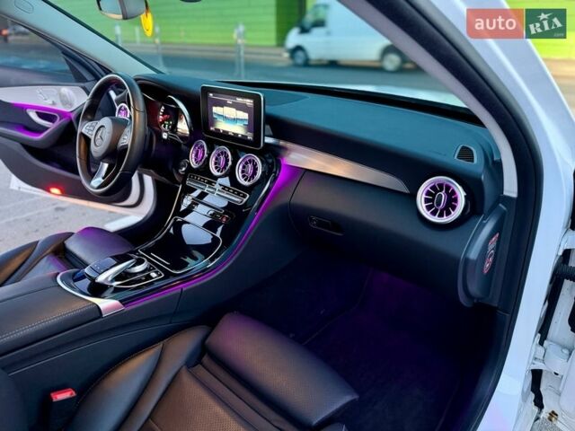 Белый Мерседес Ц-Класс, объемом двигателя 2.16 л и пробегом 28 тыс. км за 26900 $, фото 46 на Automoto.ua