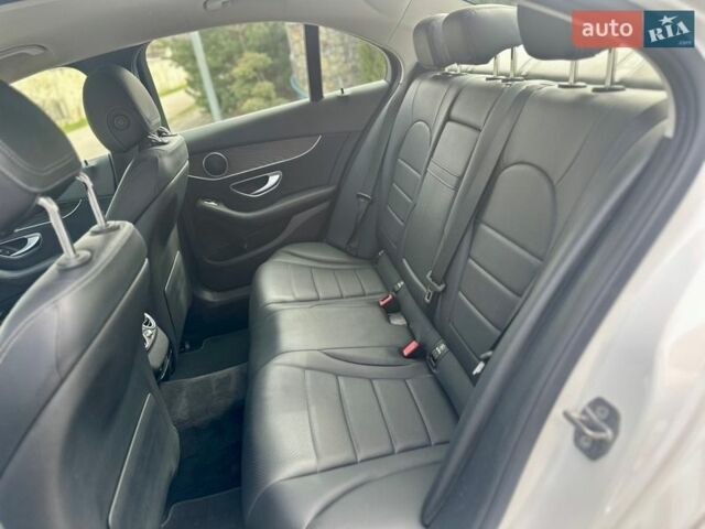 Білий Мерседес Ц-Клас, об'ємом двигуна 2 л та пробігом 204 тис. км за 15999 $, фото 53 на Automoto.ua