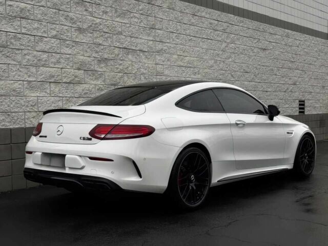 Білий Мерседес Ц-Клас, об'ємом двигуна 4 л та пробігом 63 тис. км за 12500 $, фото 6 на Automoto.ua