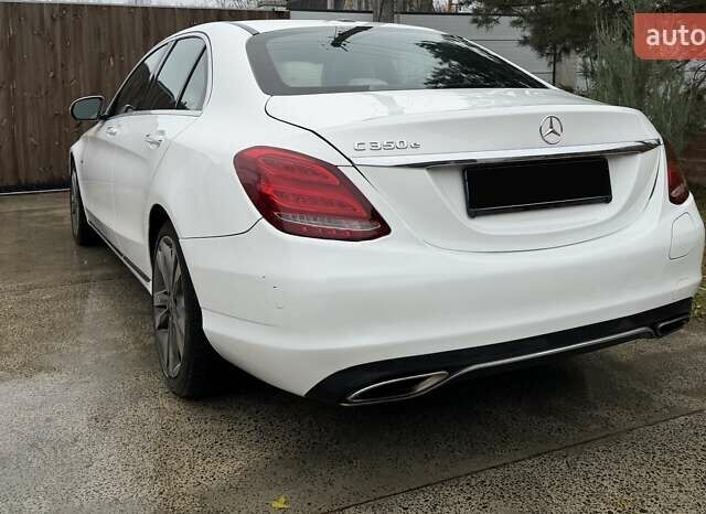 Белый Мерседес Ц-Класс, объемом двигателя 1.99 л и пробегом 147 тыс. км за 24999 $, фото 3 на Automoto.ua
