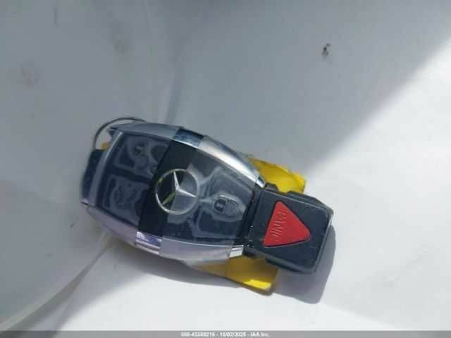 Белый Мерседес Ц-Класс, объемом двигателя 3 л и пробегом 108 тыс. км за 11000 $, фото 10 на Automoto.ua