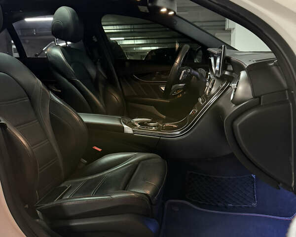 Белый Мерседес Ц-Класс, объемом двигателя 3 л и пробегом 175 тыс. км за 35600 $, фото 11 на Automoto.ua