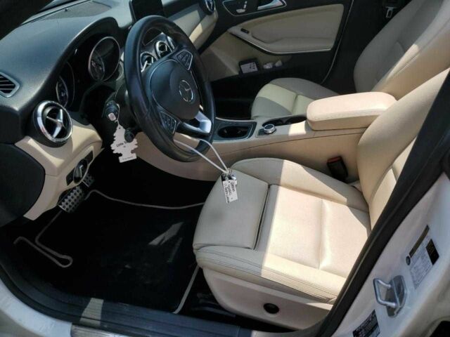 Білий Мерседес Ц-Клас, об'ємом двигуна 2 л та пробігом 90 тис. км за 2500 $, фото 6 на Automoto.ua